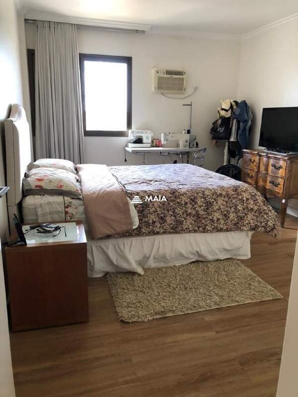 Apartamento à venda no Mercês: 