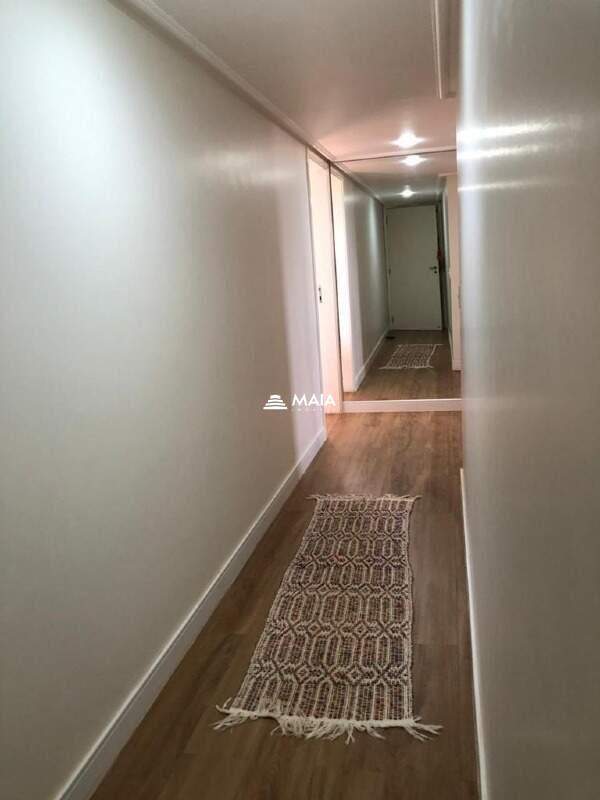 Apartamento à venda no Mercês: 