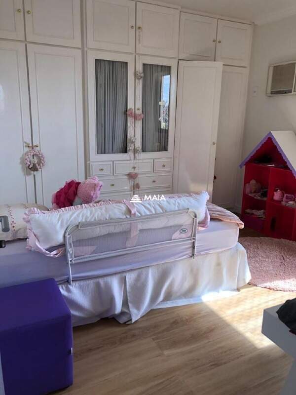 Apartamento à venda no Mercês: 