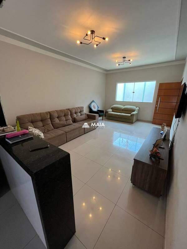 Casa à venda no Jardim Nenê Gomes: 