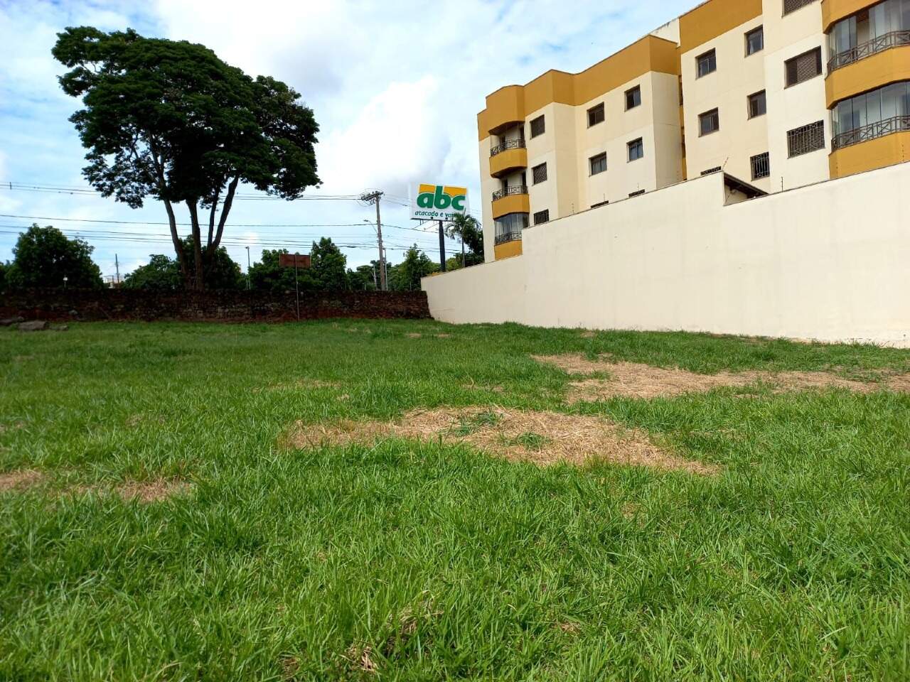 Terreno/Área à venda no Nossa Senhora da Abadia: 