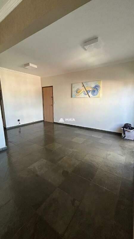 Apartamento à venda no Mercês: 