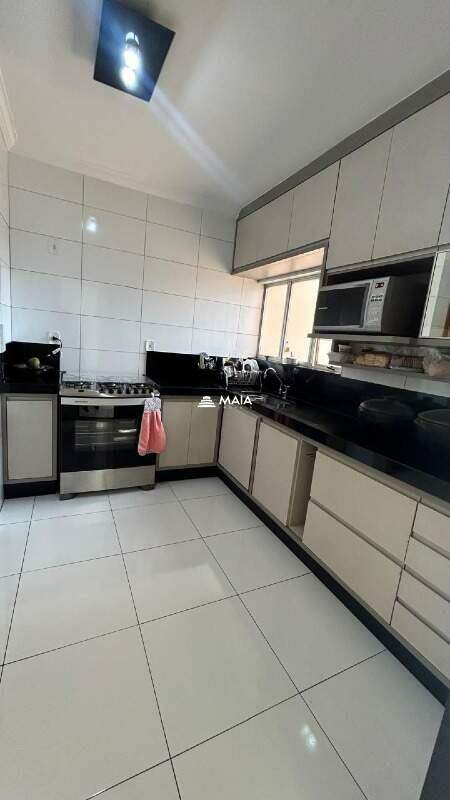 Apartamento à venda no Mercês: 