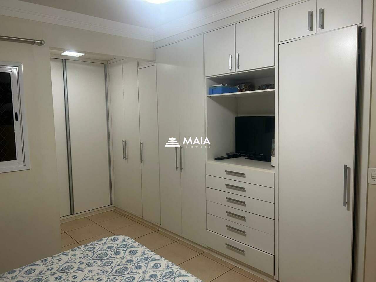 Apartamento à venda no Mercês: 