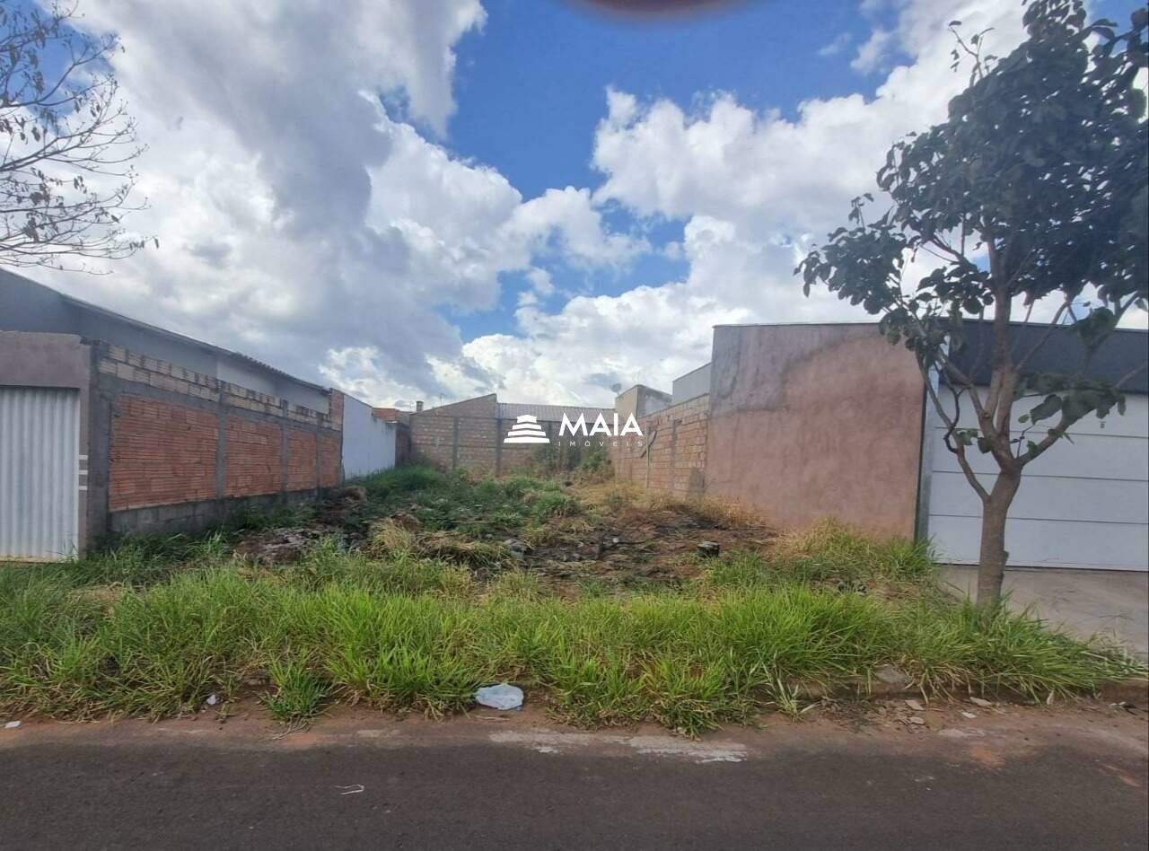 Terreno/Área à venda no Jardim Espanha: 