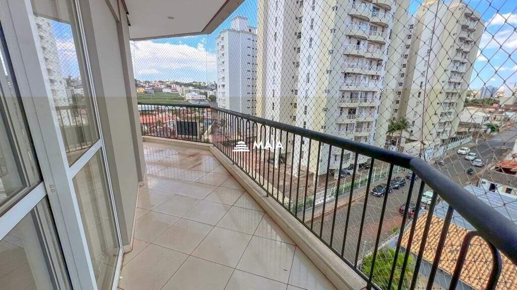 Apartamento à venda no Mercês: 