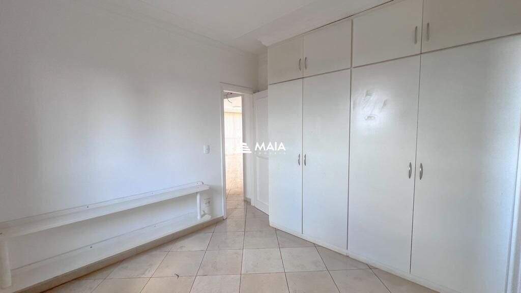 Apartamento à venda no Mercês: 