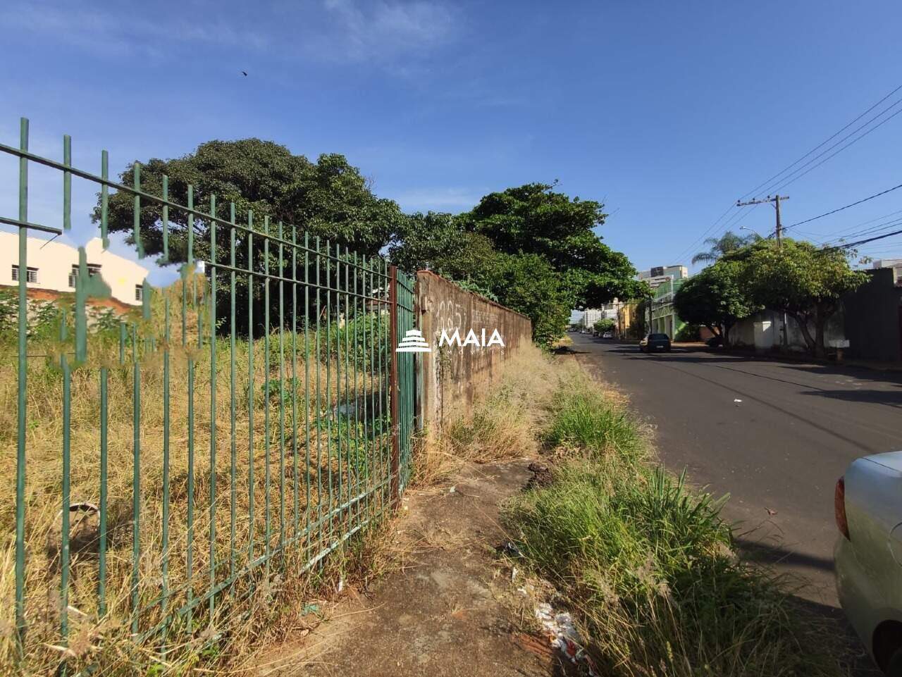 Terreno/Área para aluguel no Santa Maria: 
