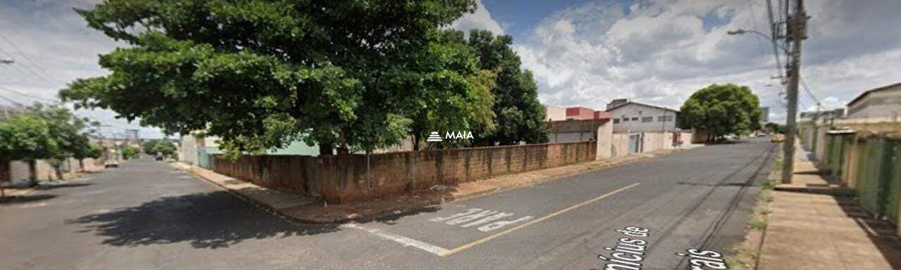 Terreno/Área para aluguel no Santa Maria: 