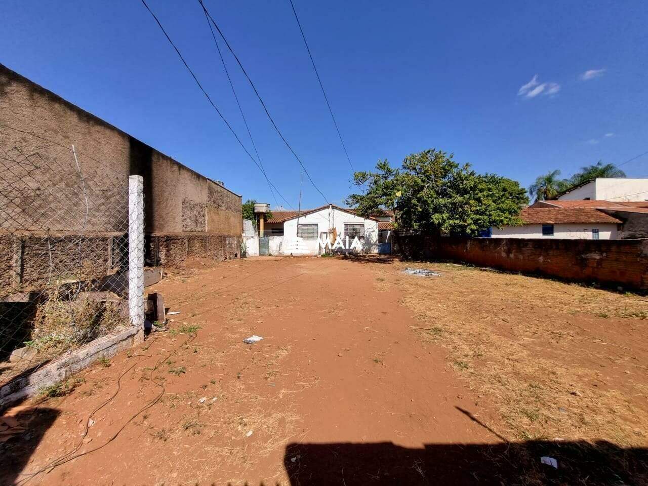 Terreno/Área à venda no Parque das Américas: 
