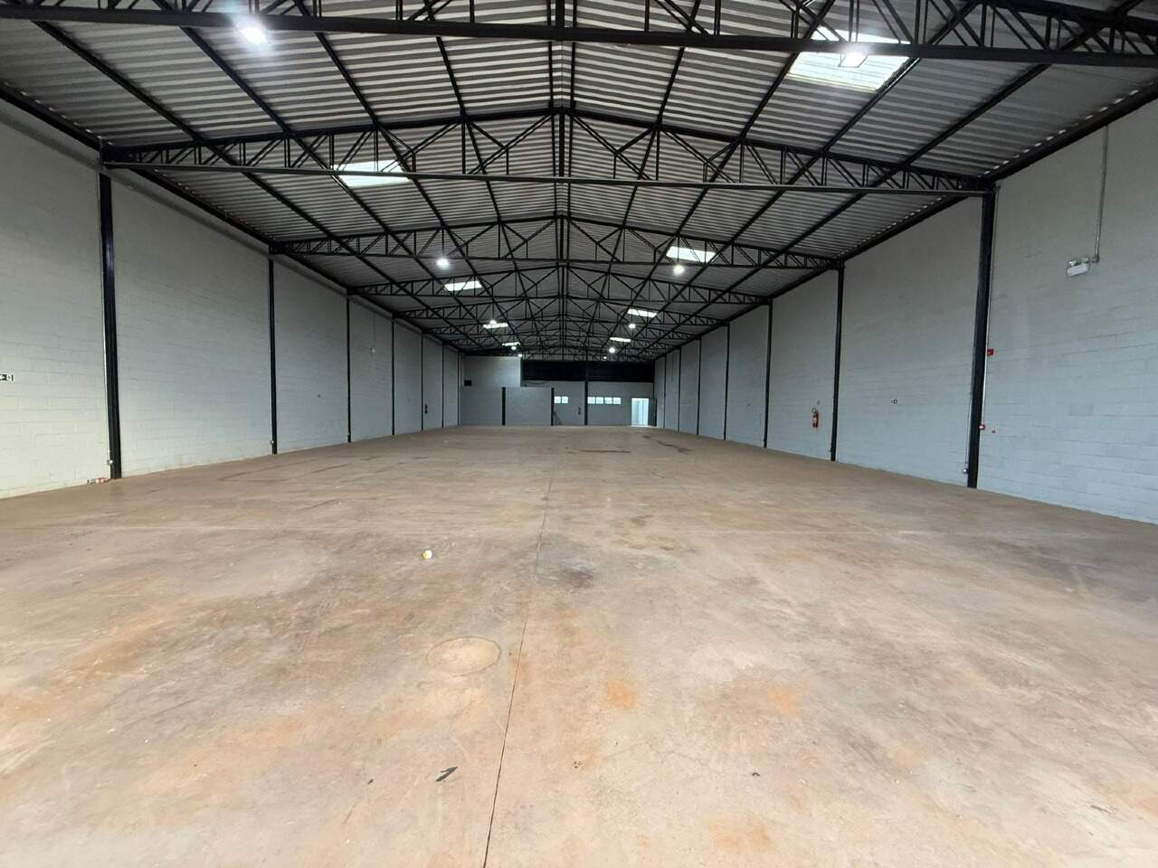 Galpão para aluguel no BR-262: 