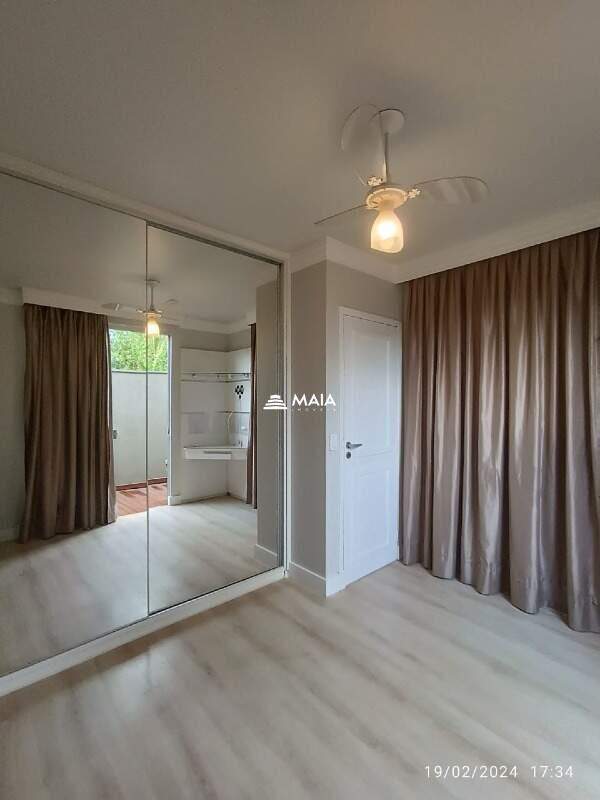 Casa de Condomínio à venda no Village Mercês: 