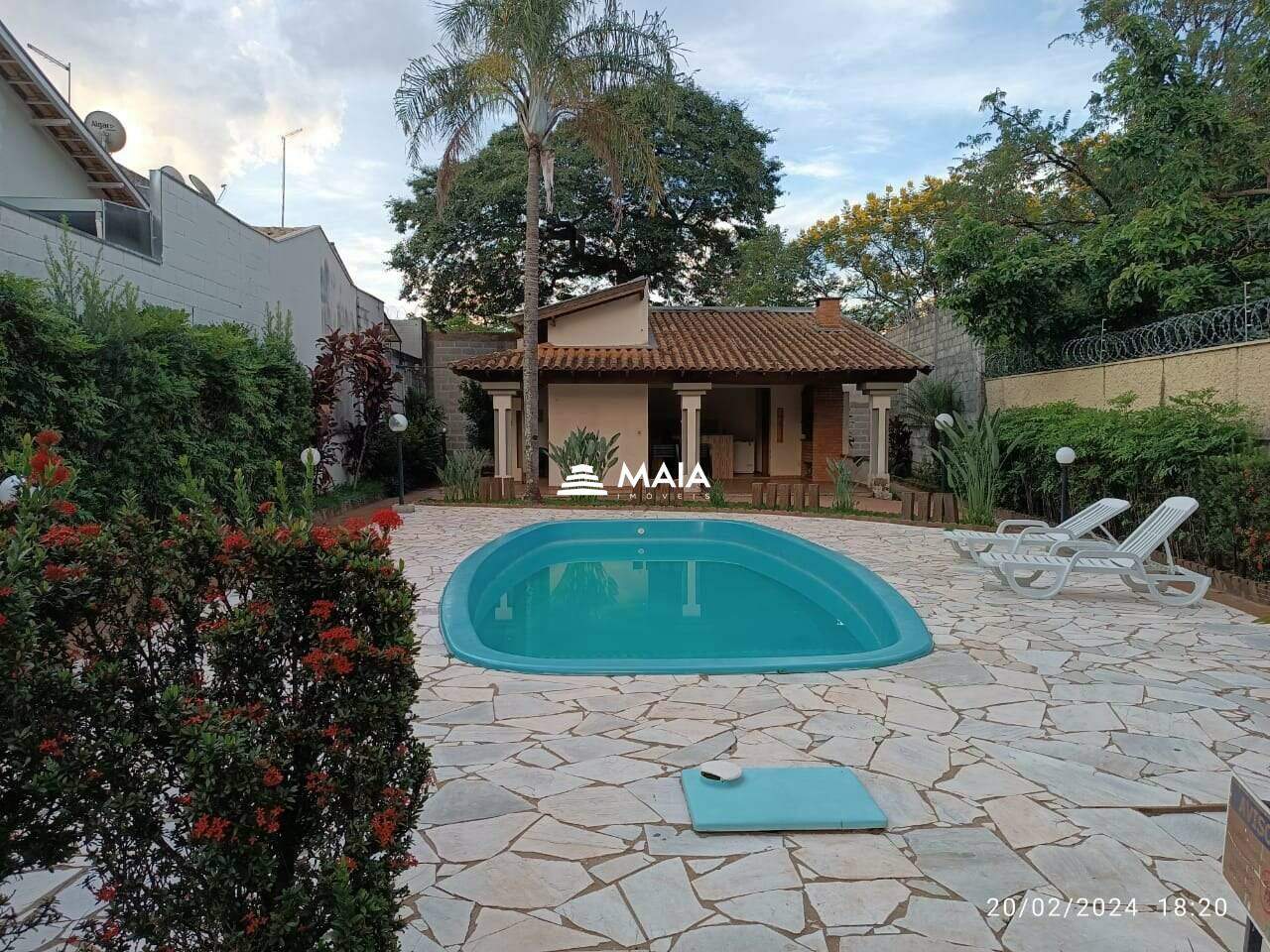 Casa de Condomínio à venda no Village Mercês: 