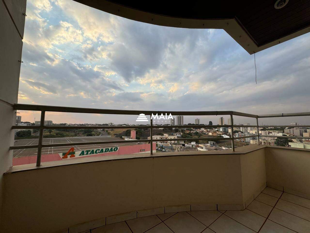 Apartamento à venda no Santa Maria: 