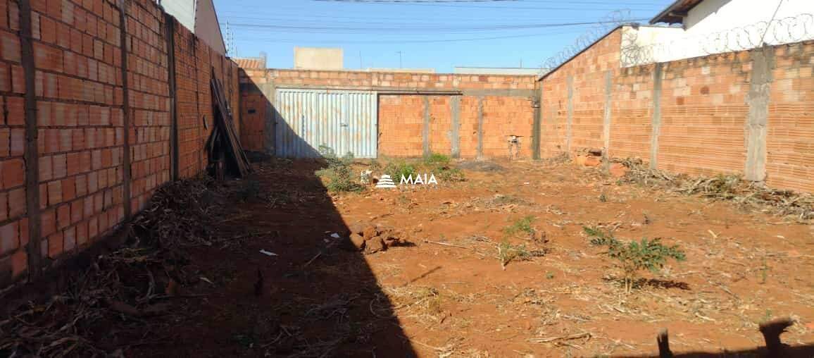 Terreno/Área à venda no Jardim Espanha: 