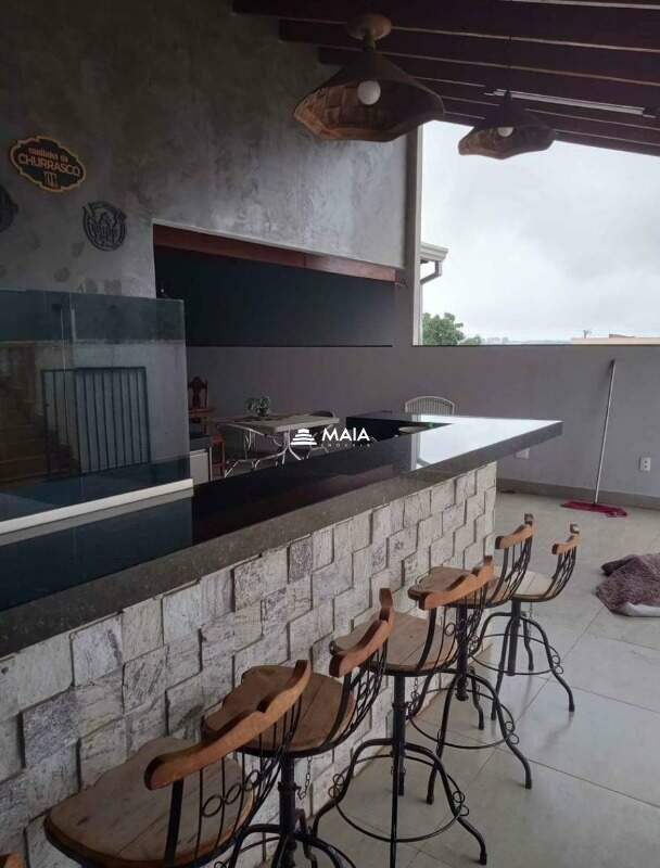 Casa à venda no Jardim Canadá: 