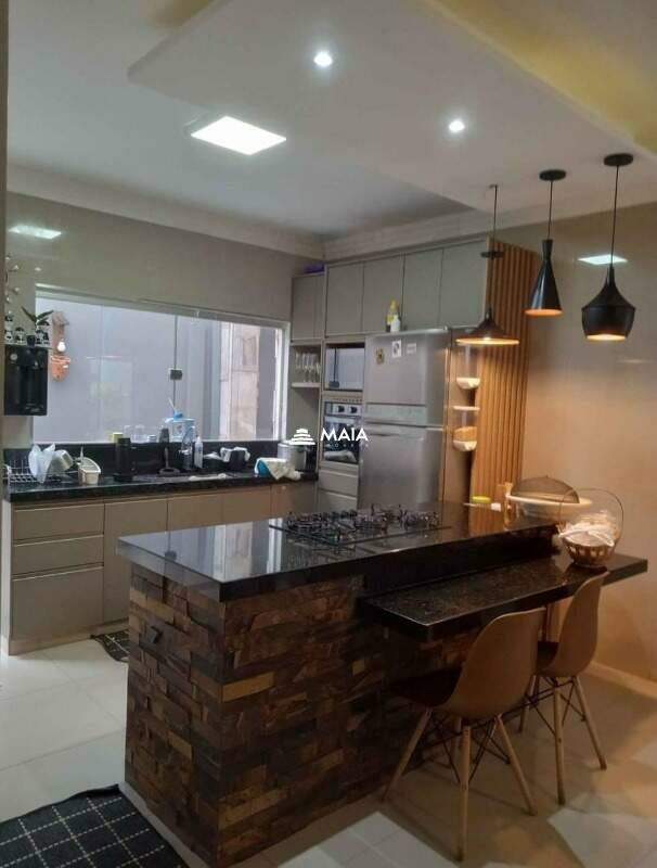 Casa à venda no Jardim Canadá: 