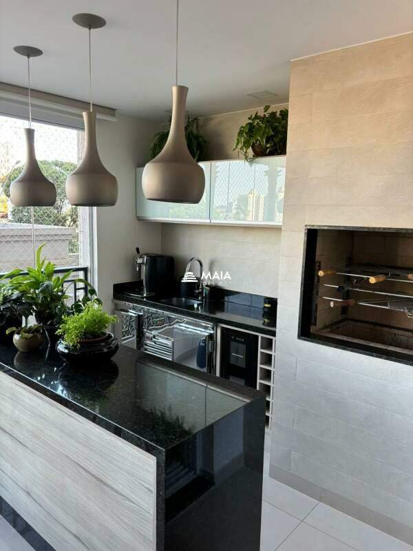 Apartamento à venda no Mercês: 