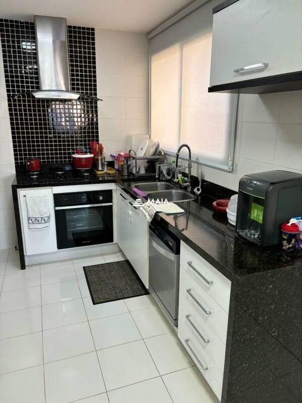 Apartamento à venda no Mercês: 