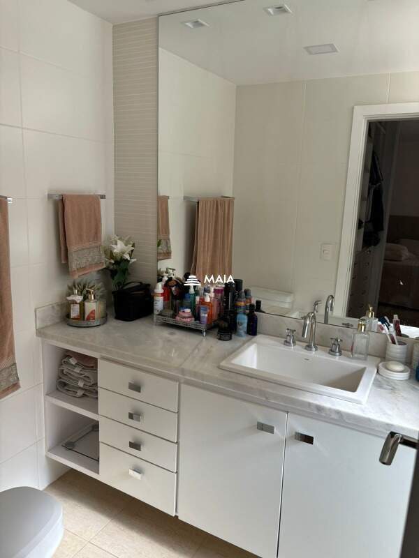 Apartamento à venda no Mercês: 