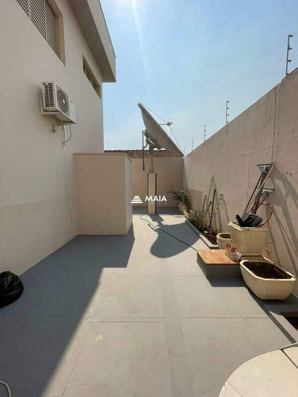 Casa à venda no Mercês: 