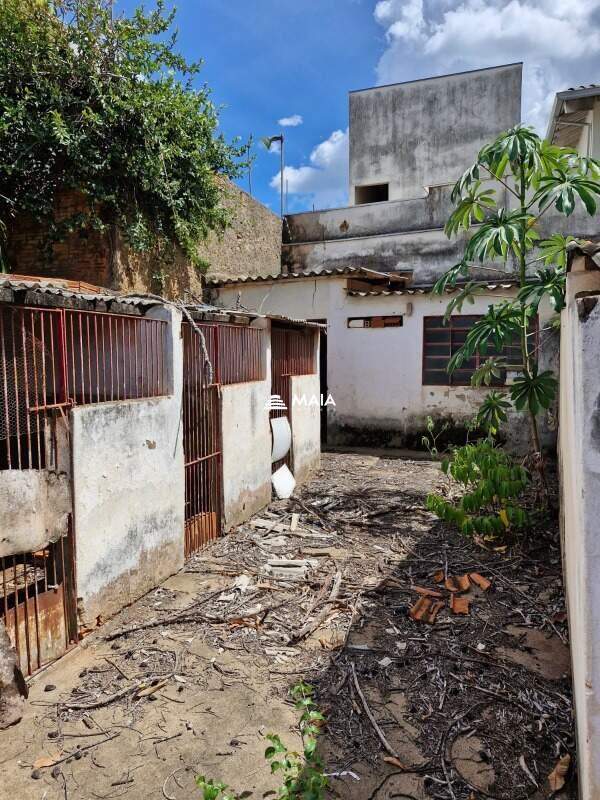 Terreno/Área à venda no Santa Maria: 