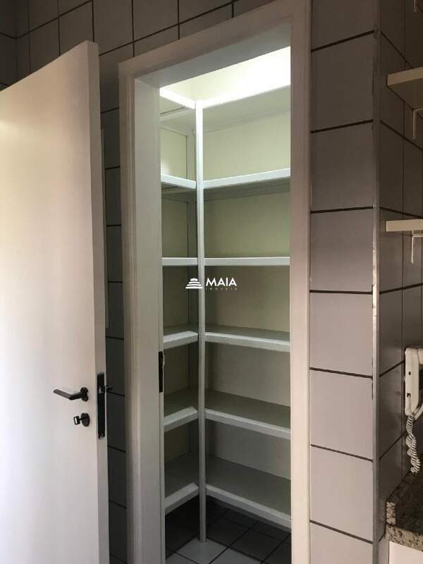 Apartamento à venda no Mercês: 