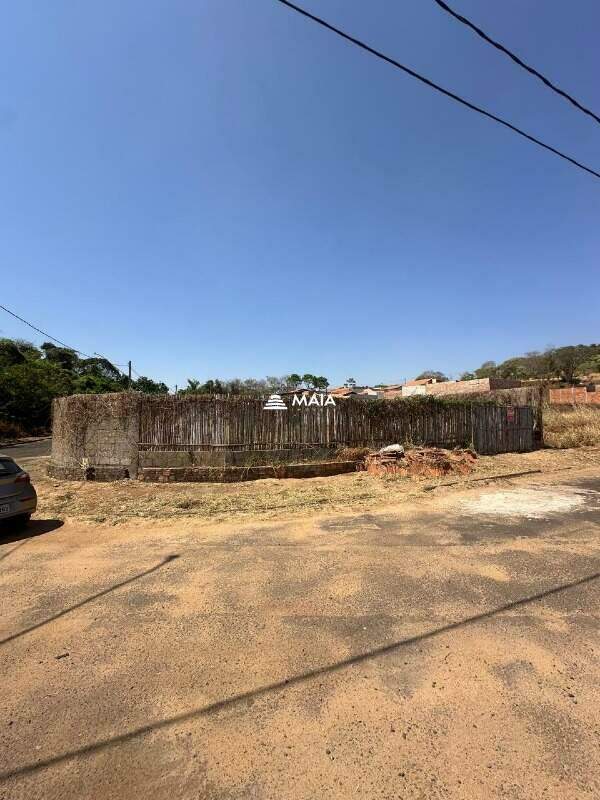 Terreno/Área à venda no Jardim Nenê Gomes: 