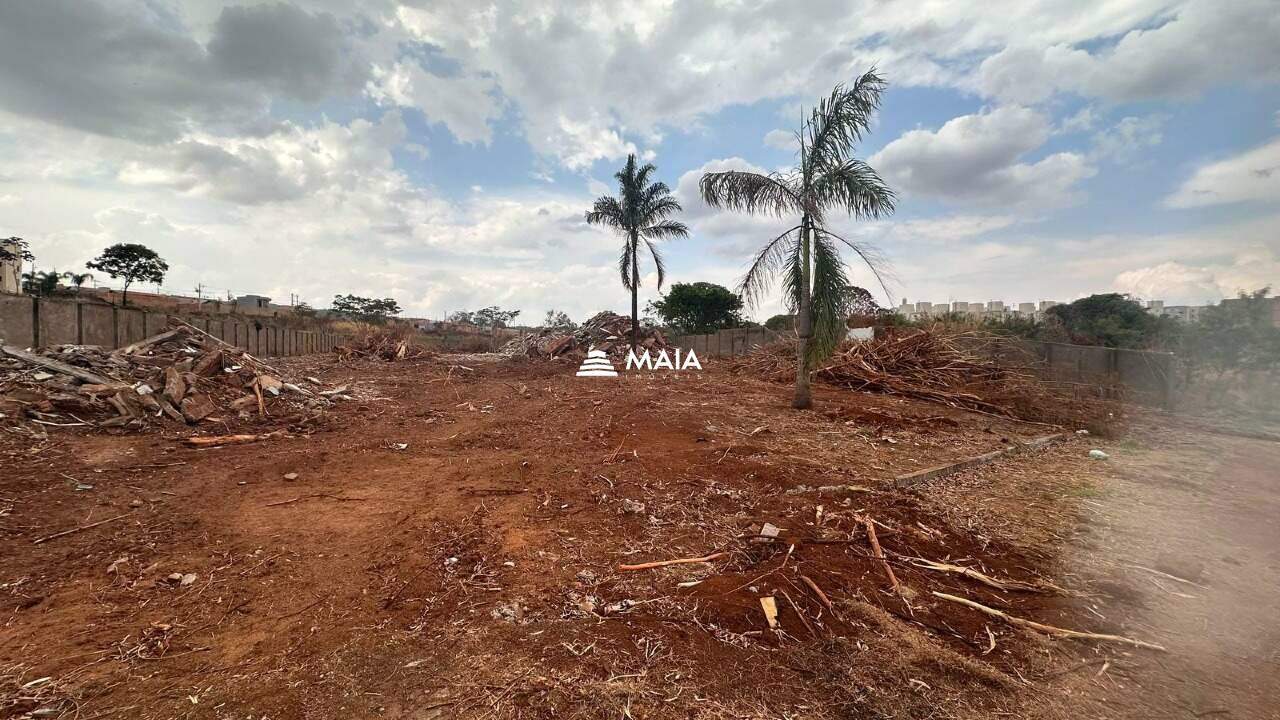 Terreno/Área à venda no Manoel Mendes: 