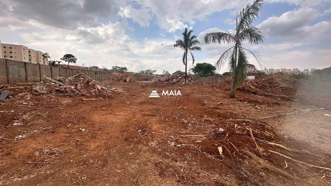 Terreno/Área à venda no Manoel Mendes: 