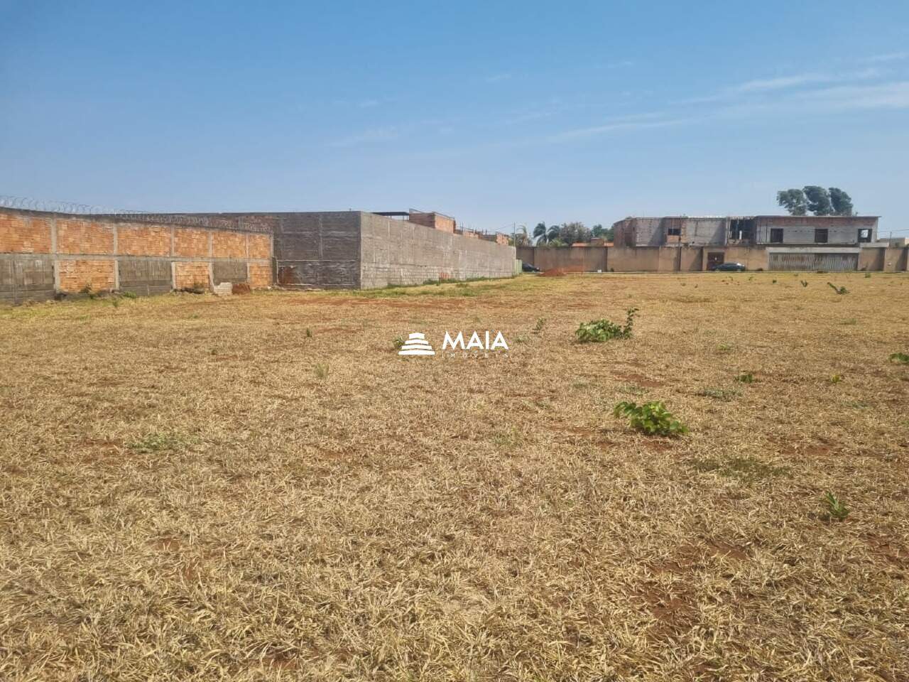 Terreno à venda no Condomínio Mário Franco