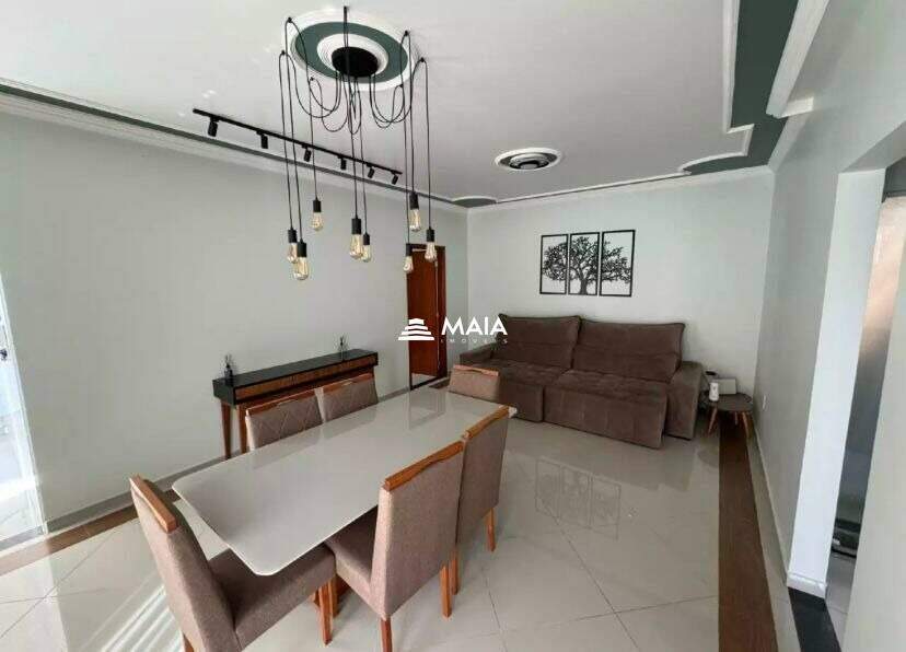 Casa à venda no Jardim Nenê Gomes: 