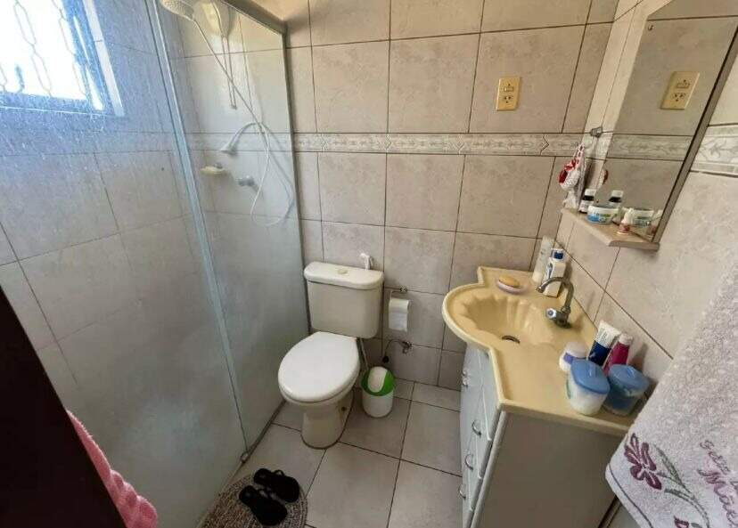 Casa à venda no Conjunto Guanabara: 