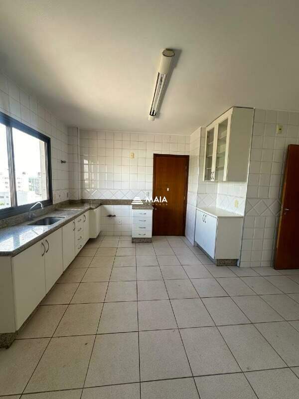 Apartamento à venda no Mercês: 