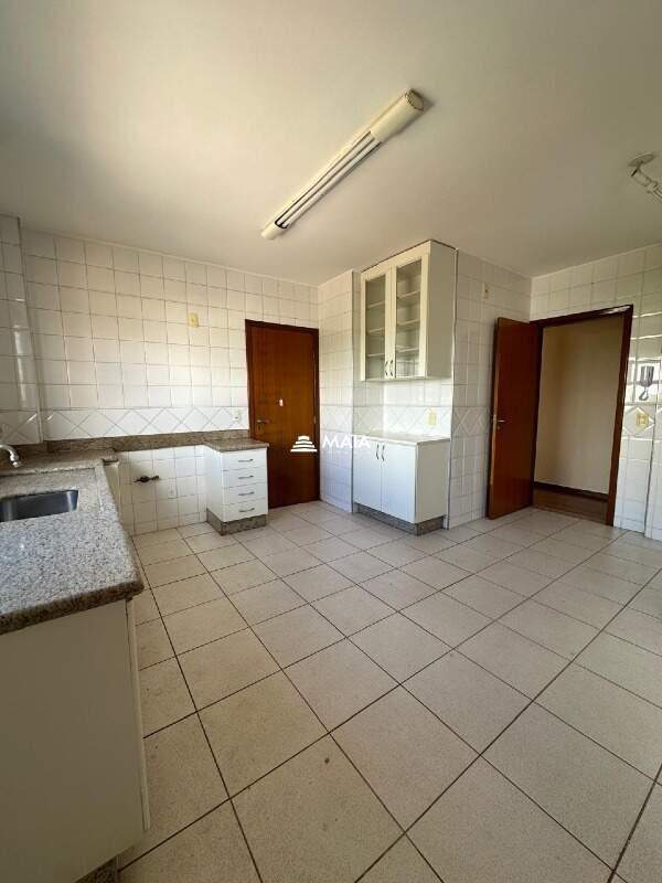 Apartamento à venda no Mercês: 