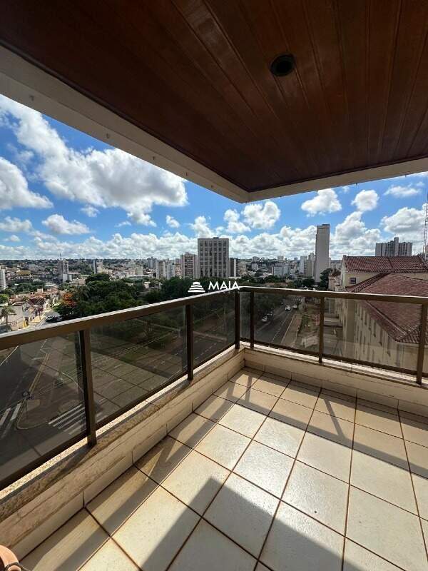 Apartamento à venda no Mercês: 