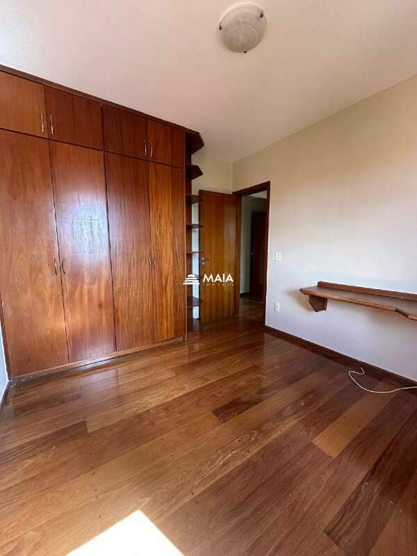 Apartamento à venda no Mercês: 