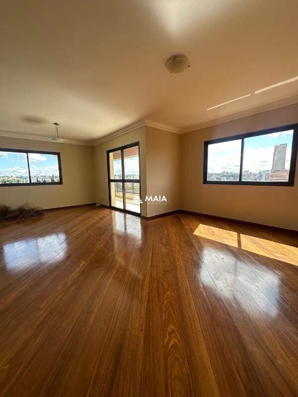 Apartamento à venda no Mercês: 