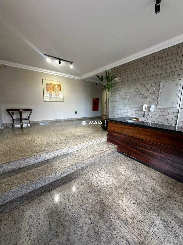 Apartamento à venda no Mercês: 