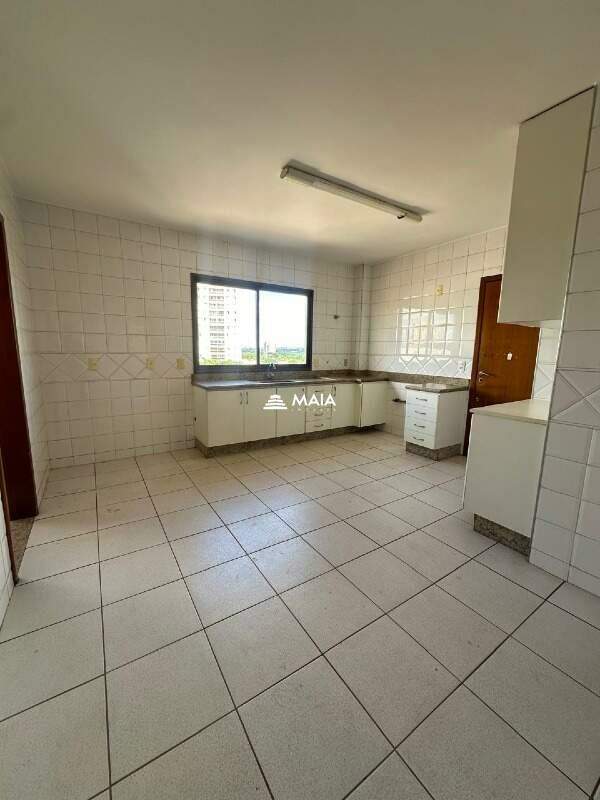 Apartamento à venda no Mercês: 