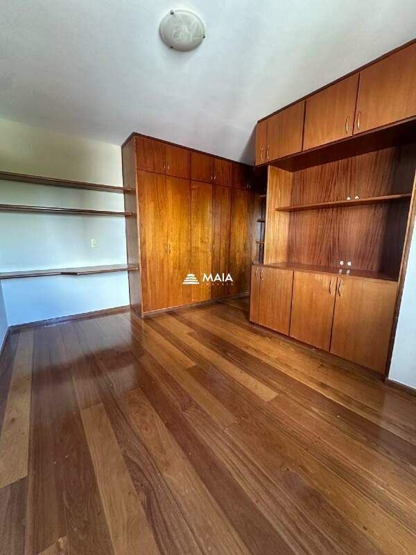 Apartamento à venda no Mercês: 