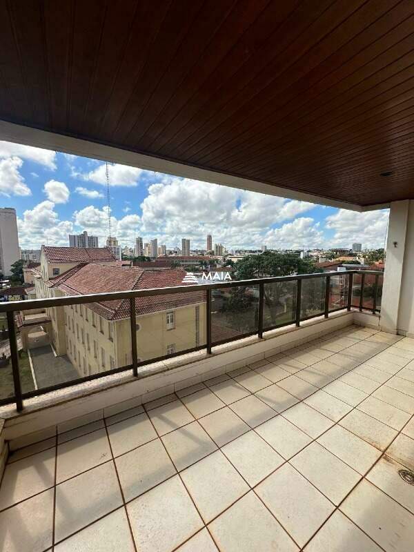 Apartamento à venda no Mercês: 