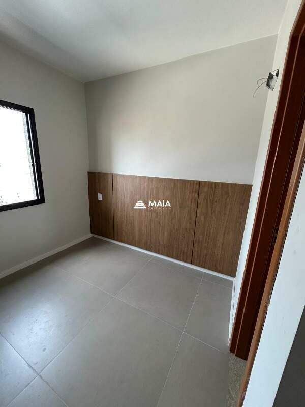 Apartamento à venda no Mercês: 