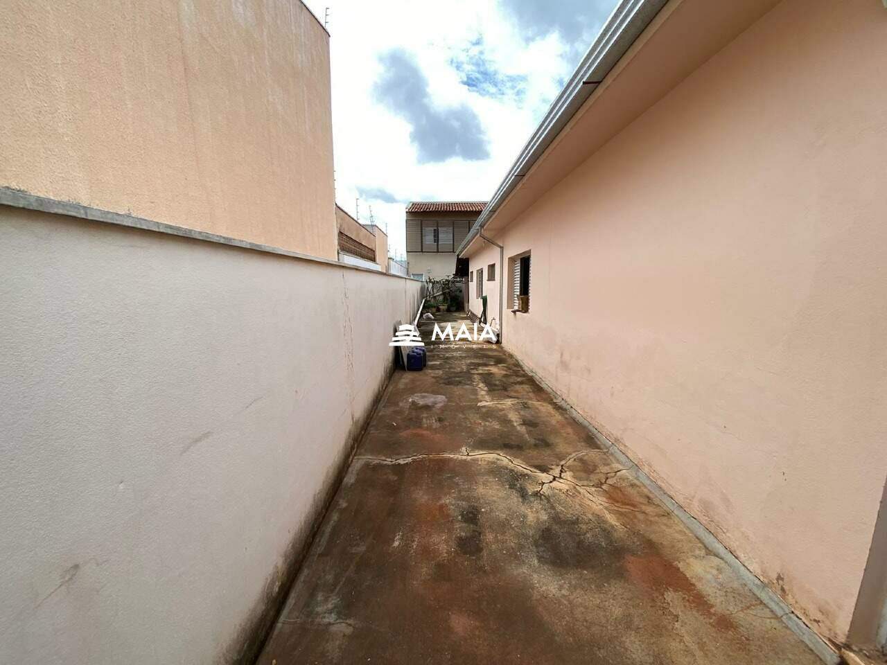 Casa à venda no Mercês: 