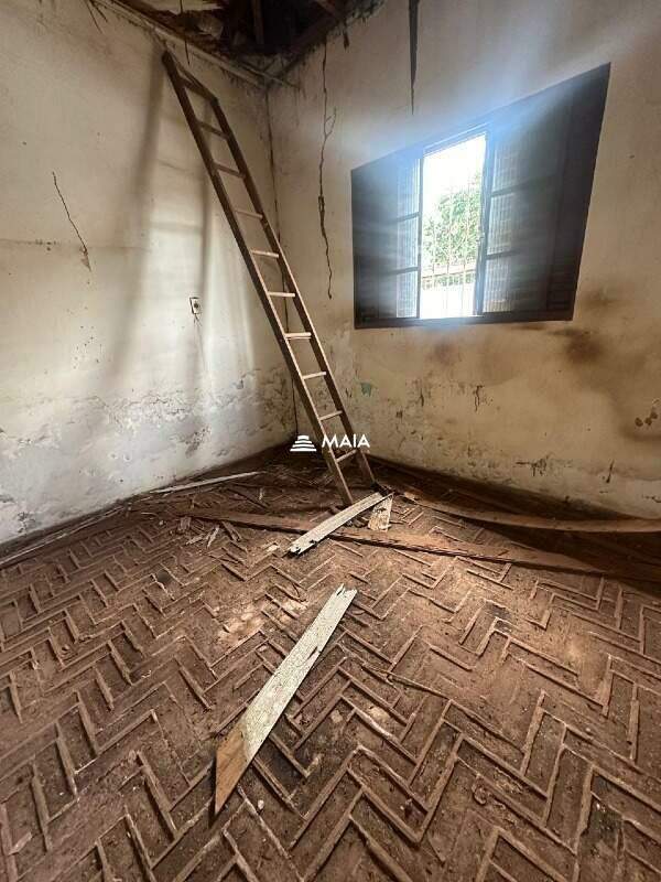 Terreno/Área à venda no São Benedito: 