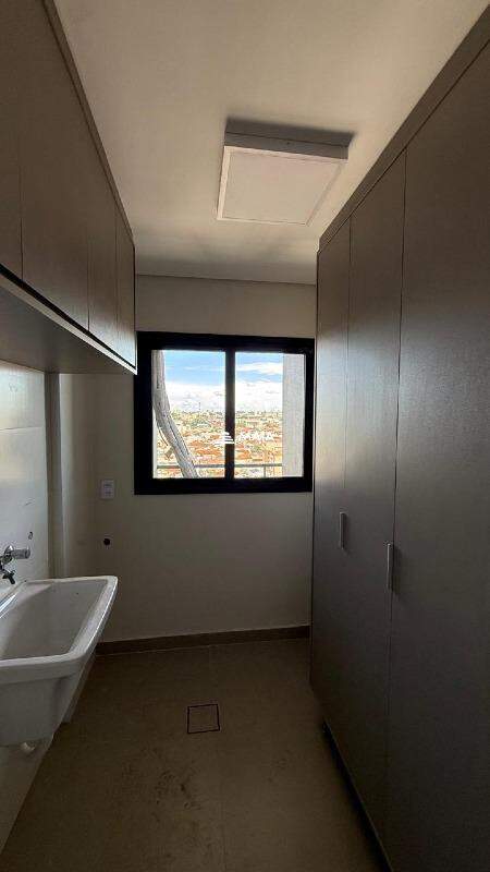 Apartamento à venda no Mercês: 