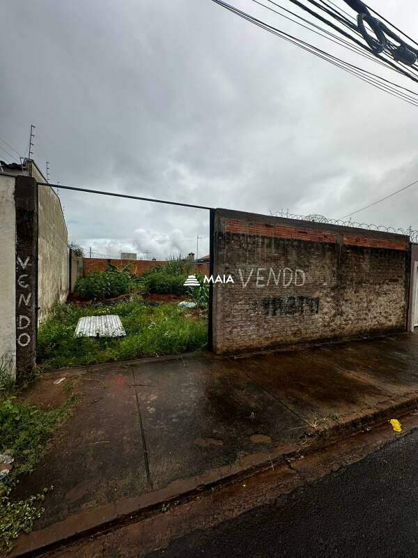 Terreno a venda no bairro Jardim Canadá