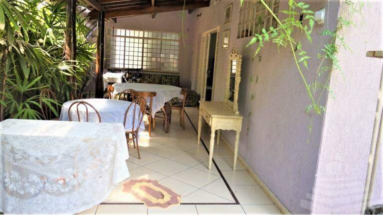 Casa à venda no Mercês: 