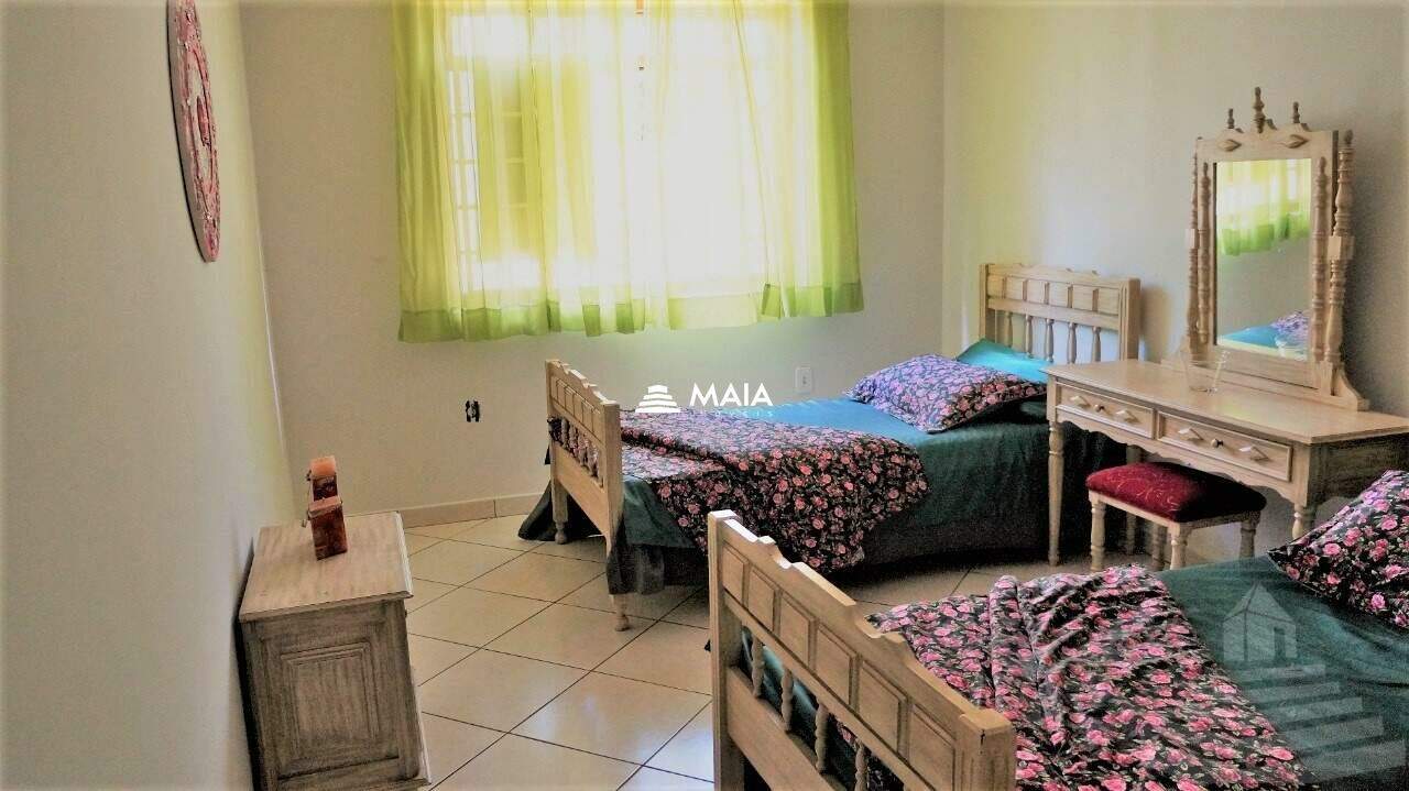 Casa à venda no Mercês: 