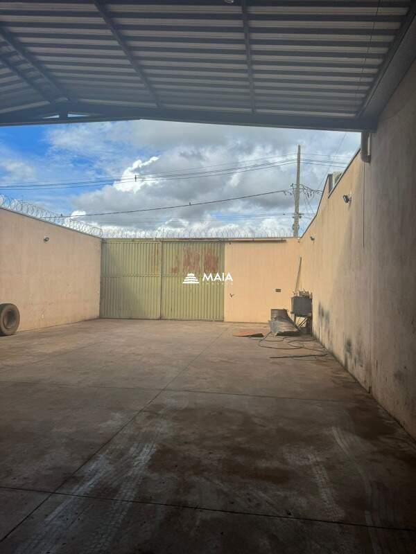 Galpão à venda no Parque das Laranjeiras: 